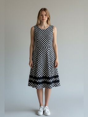 Mauvette Navy & White Dress Size Medium